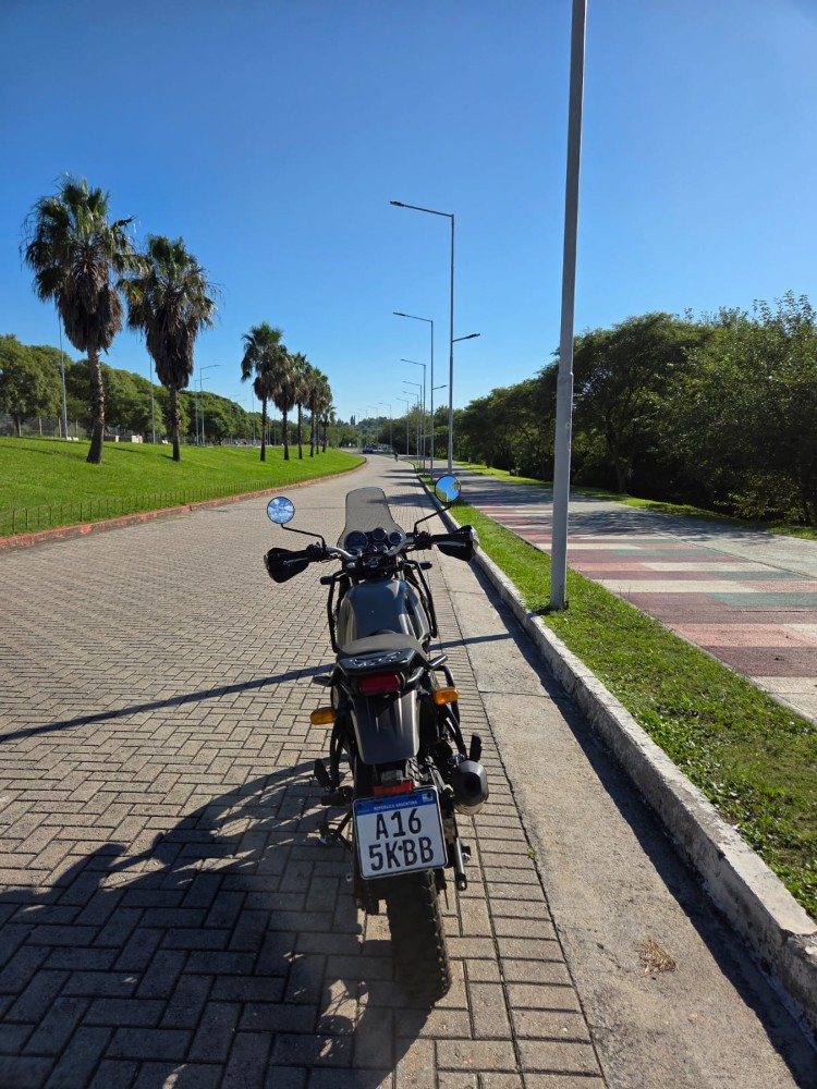 Royal Enfield Himalayan 411 — foto 4